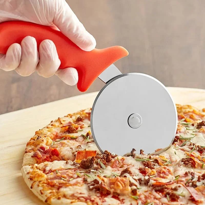 Neue Pizzaschneider Küchenzubehör Edelstahl Teigroller-Schneider Pizzamesser Keks-Kuchen-Rollrad Scherenschneider
